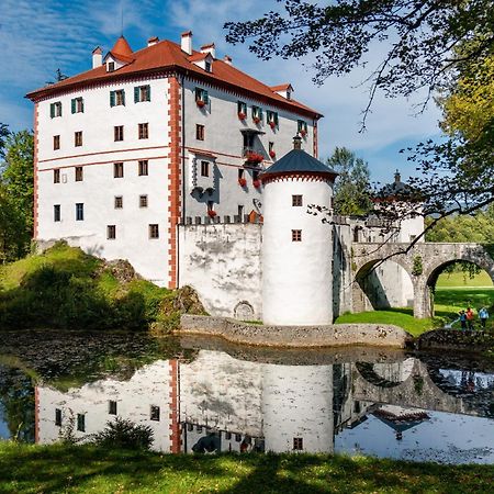 Cherry House - Cosy House - Ideal For Bear Watching, In The Neighborhood Of The Medieval Sneznik Castle Stari Trg pri Lozu Екстериор снимка